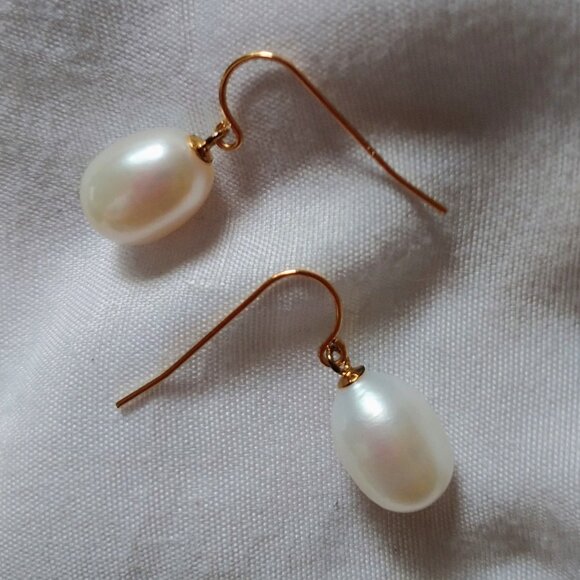 New Natural Tahitian Pearl Gold Hook Earrings - Picture 1 of 1